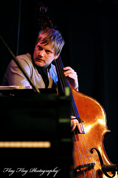 Martin Sjöstedt (bass). Gershwin On Guitar. Copyright: Henrik Eriksson. The photo may not be used elsewhere without my permission.