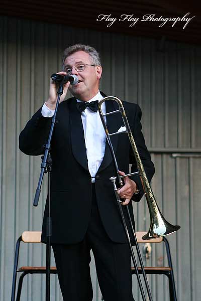 Mats Josephson (trombone). Peter Lind and the Cabaret Band. Good Evening Everybody at Parksnäckan. Copyright: Henrik Eriksson. The photo may not be published elsewhere without written permission.