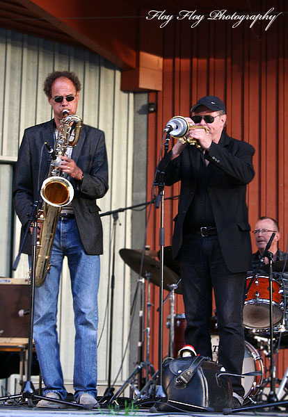 John Högman (saxophone), Bosse Broberg (trumpet), Björn Sjödin (drums). Good Morning Blues at Parksnäckan. Copyright: Henrik Eriksson. The photo may not be used elsewhere without my permission.