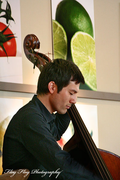 Kenji Rabson (bass). After Work Jazz. Olle Thumströms kvartett. Copyright: Henrik Eriksson. The photo may not be used elsewhere without my permission.