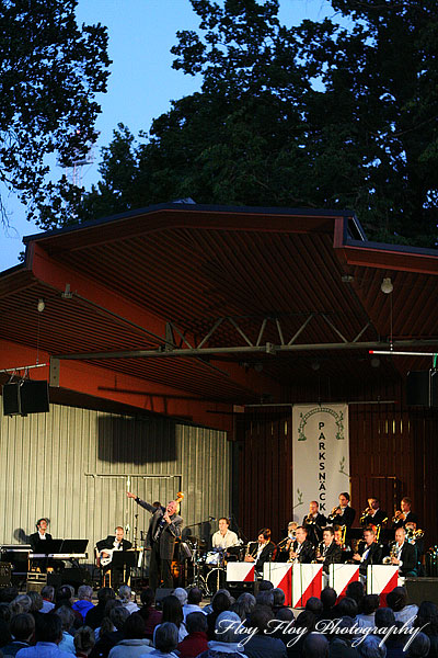 Svante Thuresson & Great Sweet Orchestra at Parksnäckan. Copyright: Henrik Eriksson. The photo may not be published elsewhere without written permission.