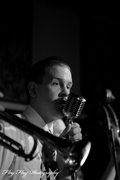 Anders Söderberg (vocals, harmonica). Sweet Emma & The Mood Swingers. Copyright: Henrik Eriksson. The photo may not be used elsewhere without my permission.