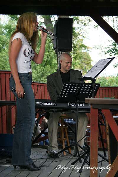 Victoria Colonna (song) and Daniel Lantz (piano). The Sweetest Sounds at Ulva Kvarn. Copyright: Henrik Eriksson. The photo may not be used elsewhere without my permission.